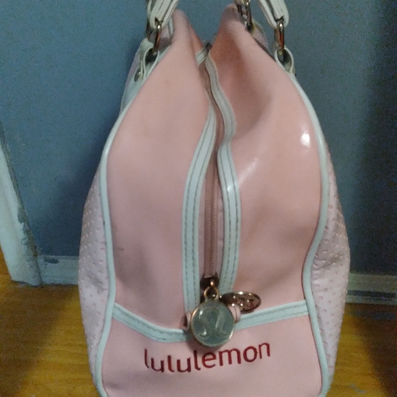 Lululemon handbag - Picture 2 of 4